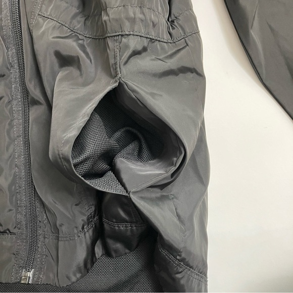 APANA windbreaker - Picture 6 of 8